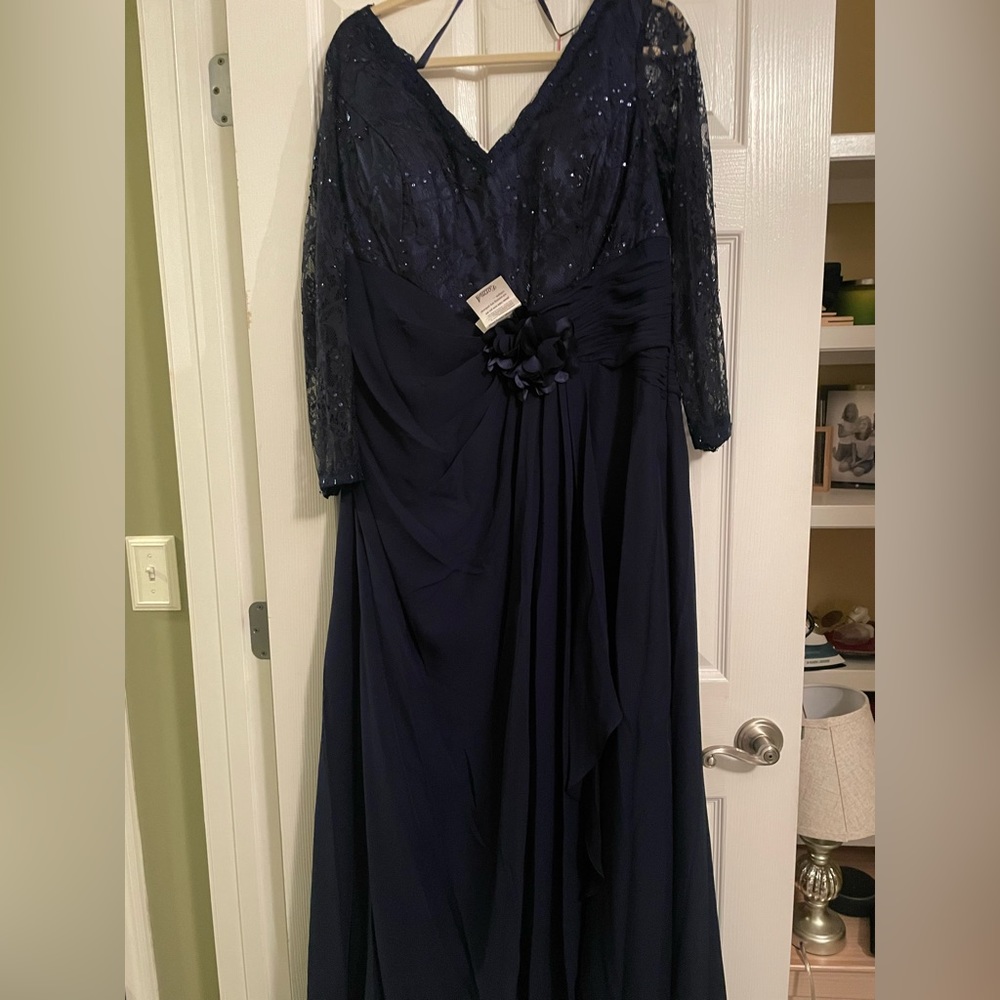 New navy cocktail or evening dress V front  V zip  chiffon sequins satin has tag